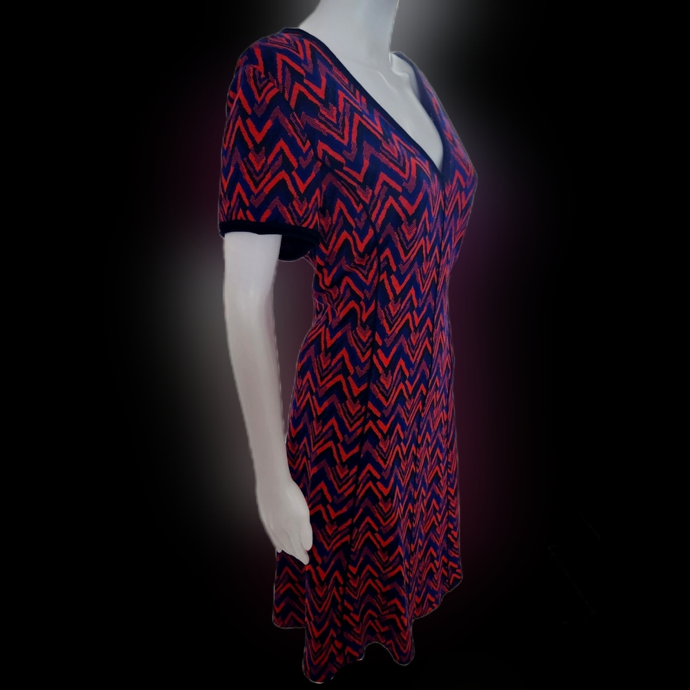 St. John aziza red & blue chevron pattern knit dress Size 14